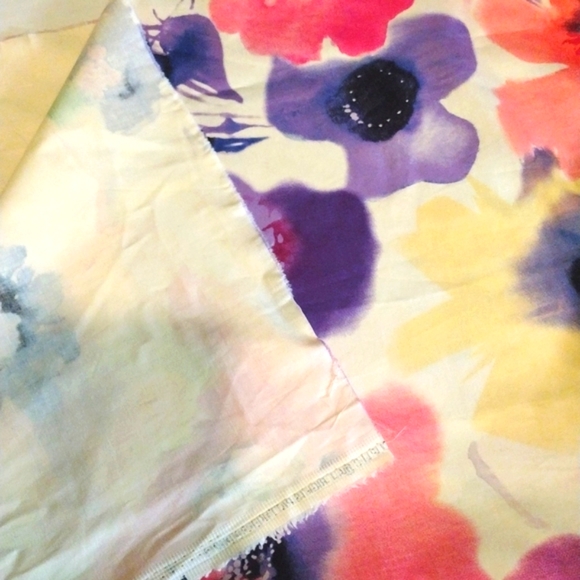 DESIGNER PINK RED FLOWER FABRIC,SATIN SHEEN - Picture 4 of 7